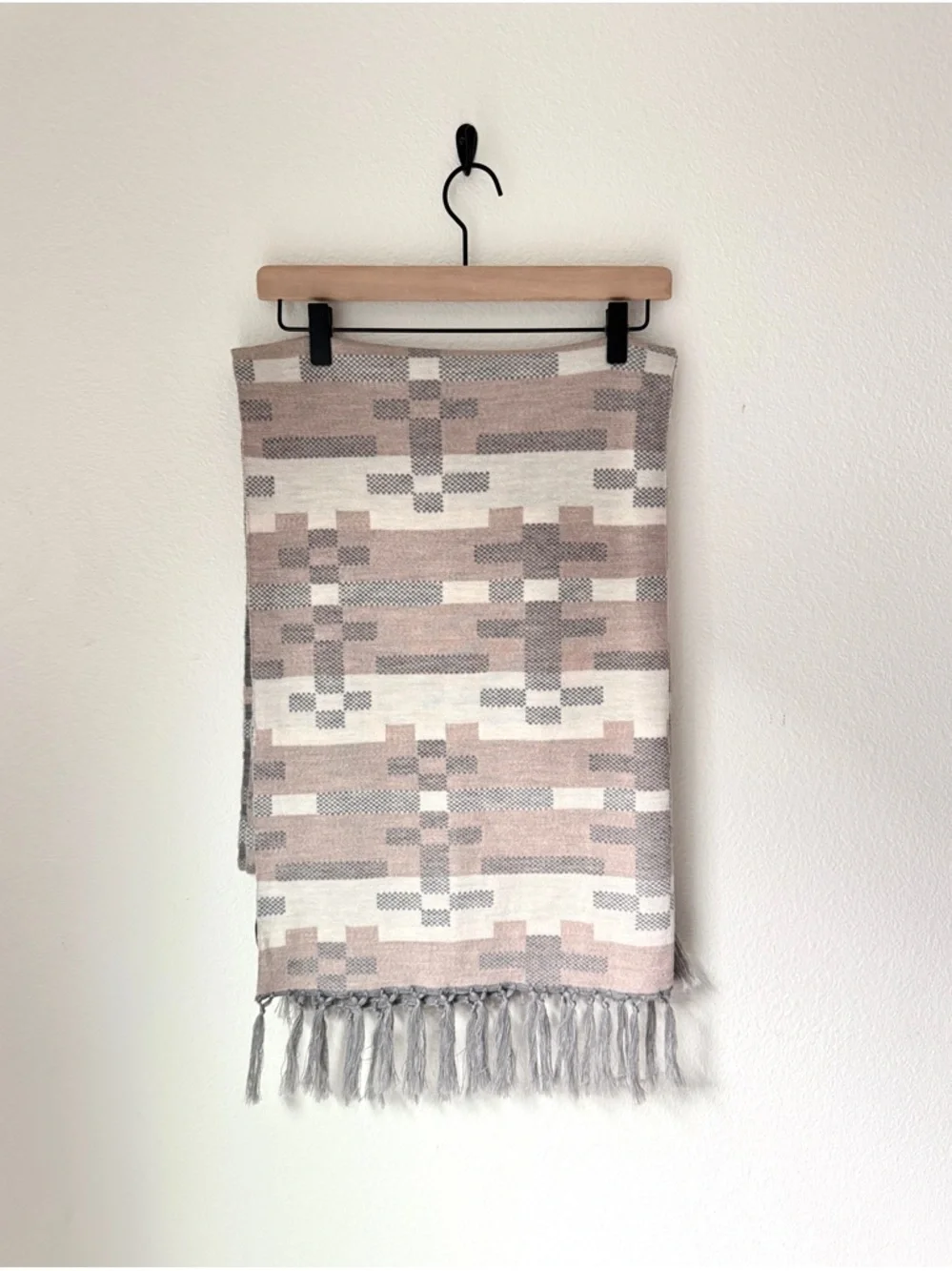 Pendleton Geometric Wool Scarf -Blush and Gray - 30”x60” -Like New